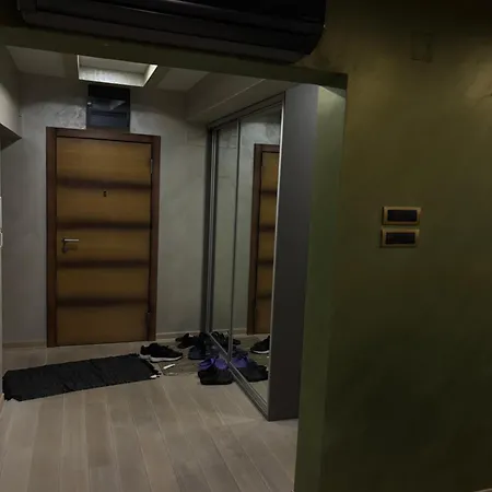 דירה Luxurious With A Jaccuzi And 4 Bedrooms