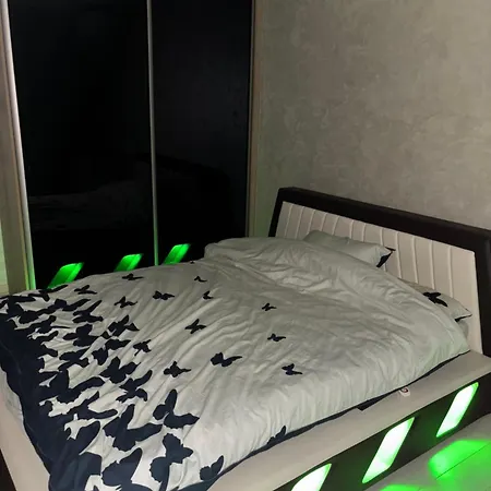Luxurious With A Jaccuzi And 4 Bedrooms דירה בלגרד