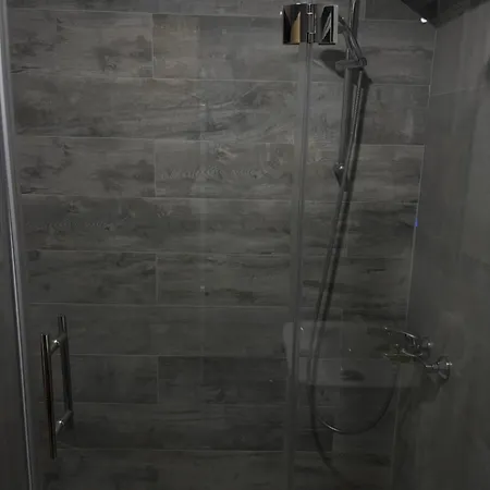 Luxurious With A Jaccuzi And 4 Bedrooms דירה