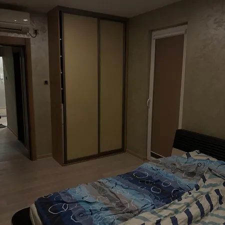 דירה Luxurious With A Jaccuzi And 4 Bedrooms בלגרד