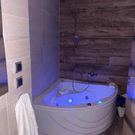 Luxurious With A Jaccuzi And 4 Bedrooms * בלגרד